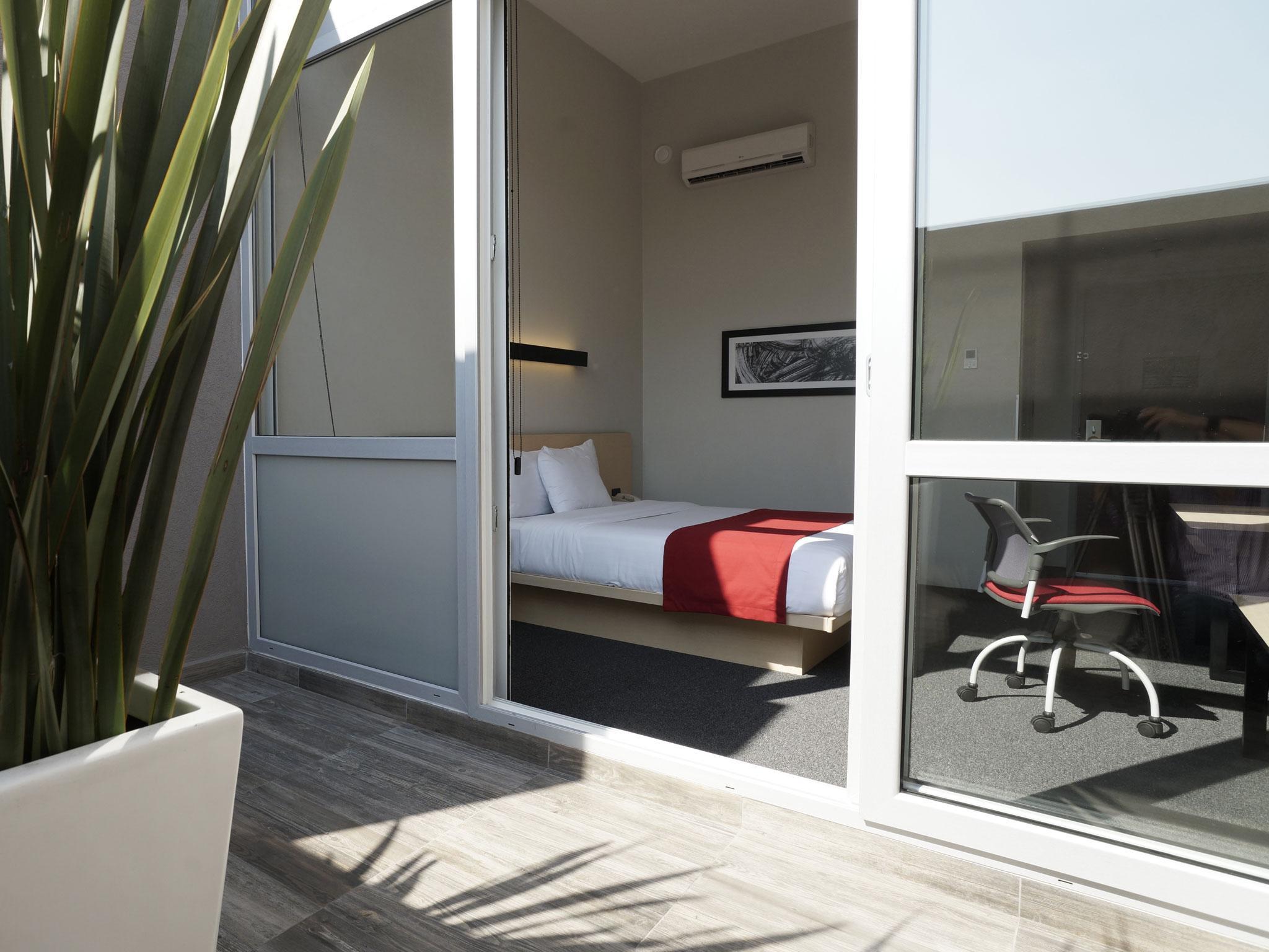 City Express Plus By Marriott Ciudad De Mexico Patio Universidad Exterior photo