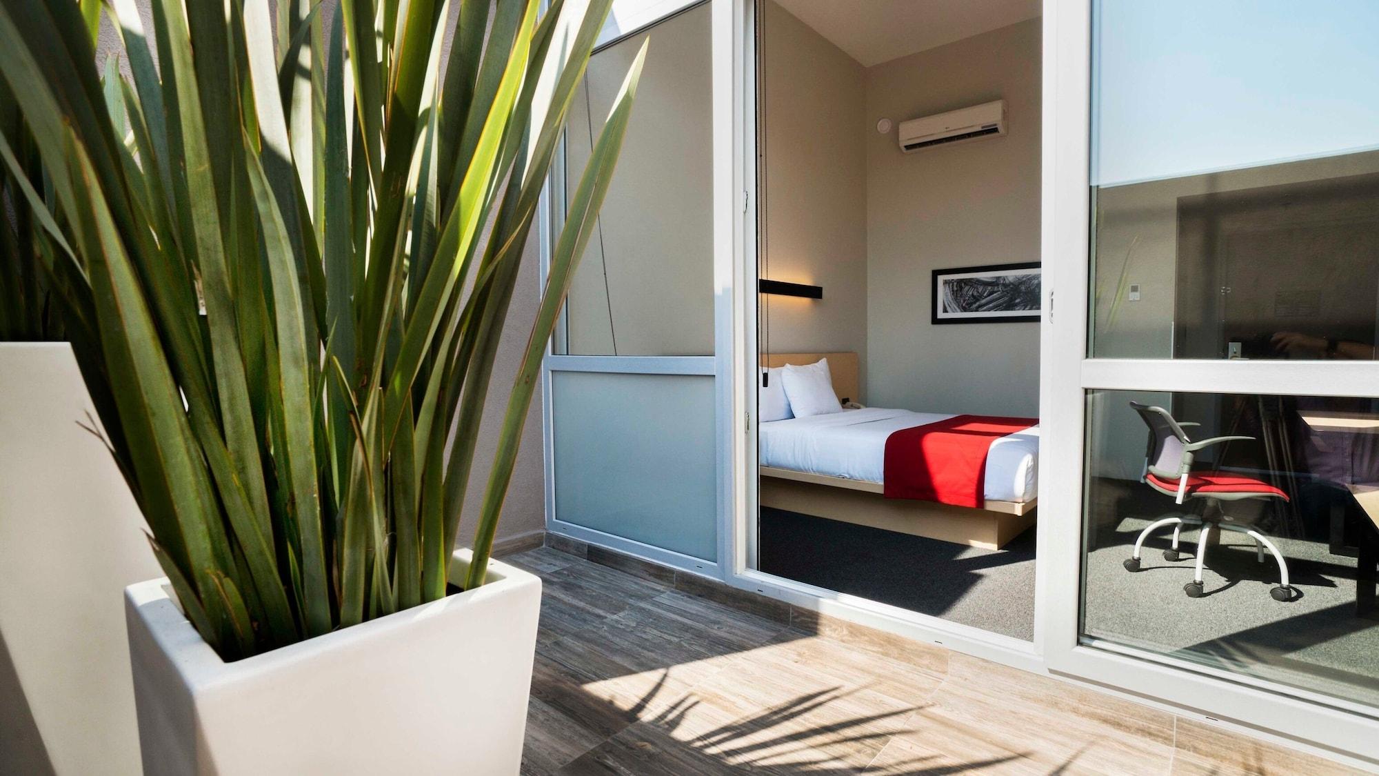 City Express Plus By Marriott Ciudad De Mexico Patio Universidad Exterior photo