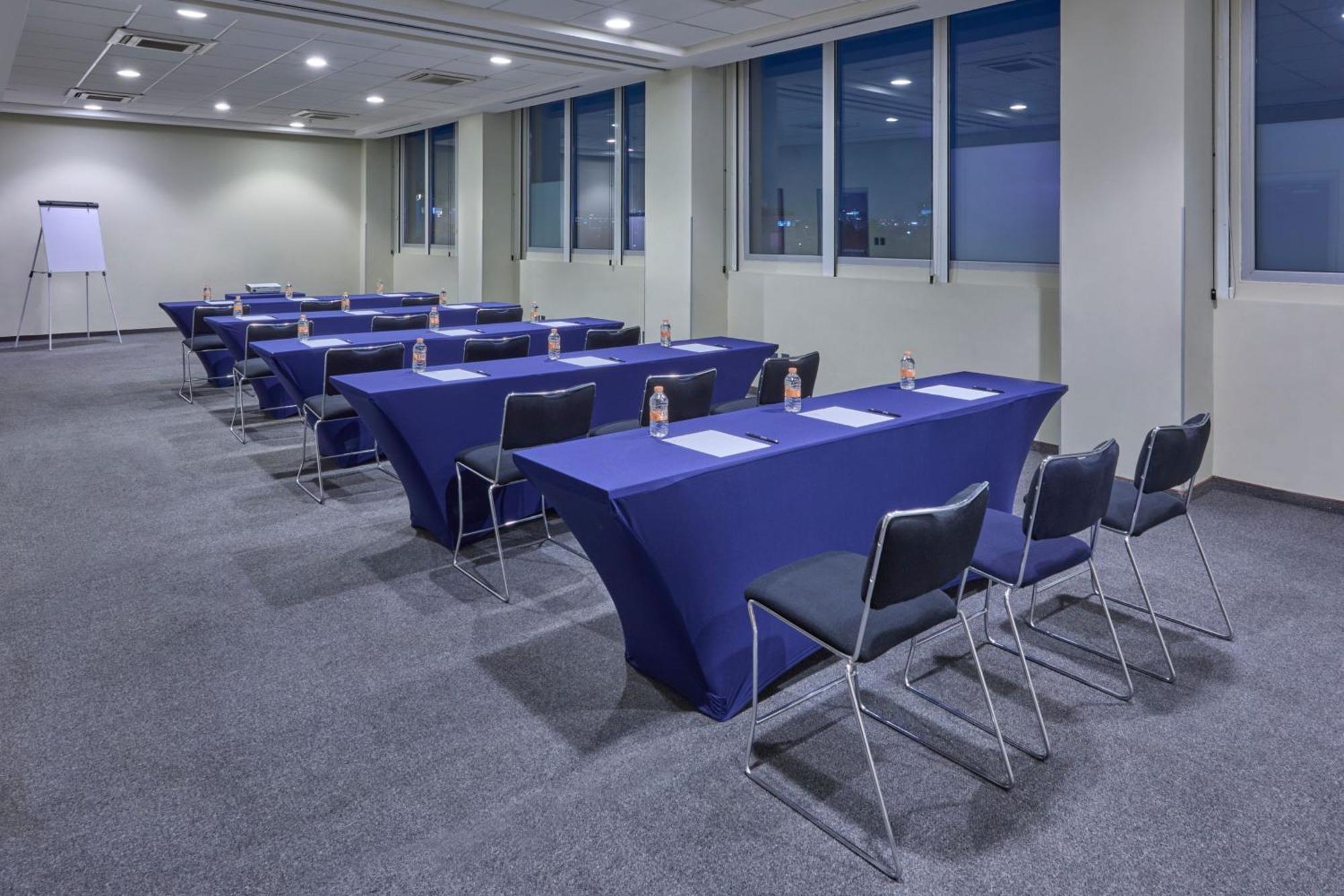 City Express Plus By Marriott Ciudad De Mexico Patio Universidad Exterior photo