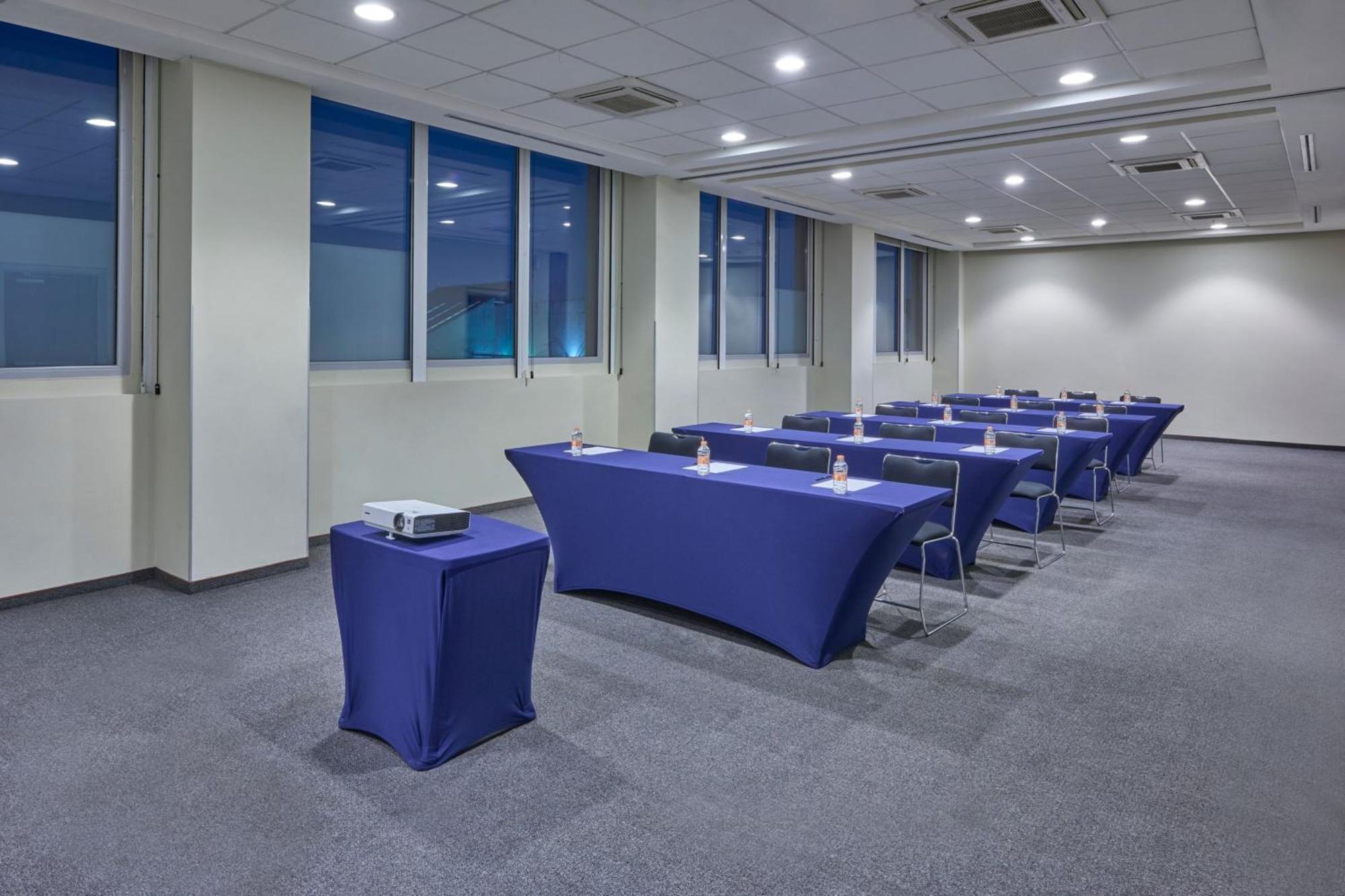 City Express Plus By Marriott Ciudad De Mexico Patio Universidad Exterior photo