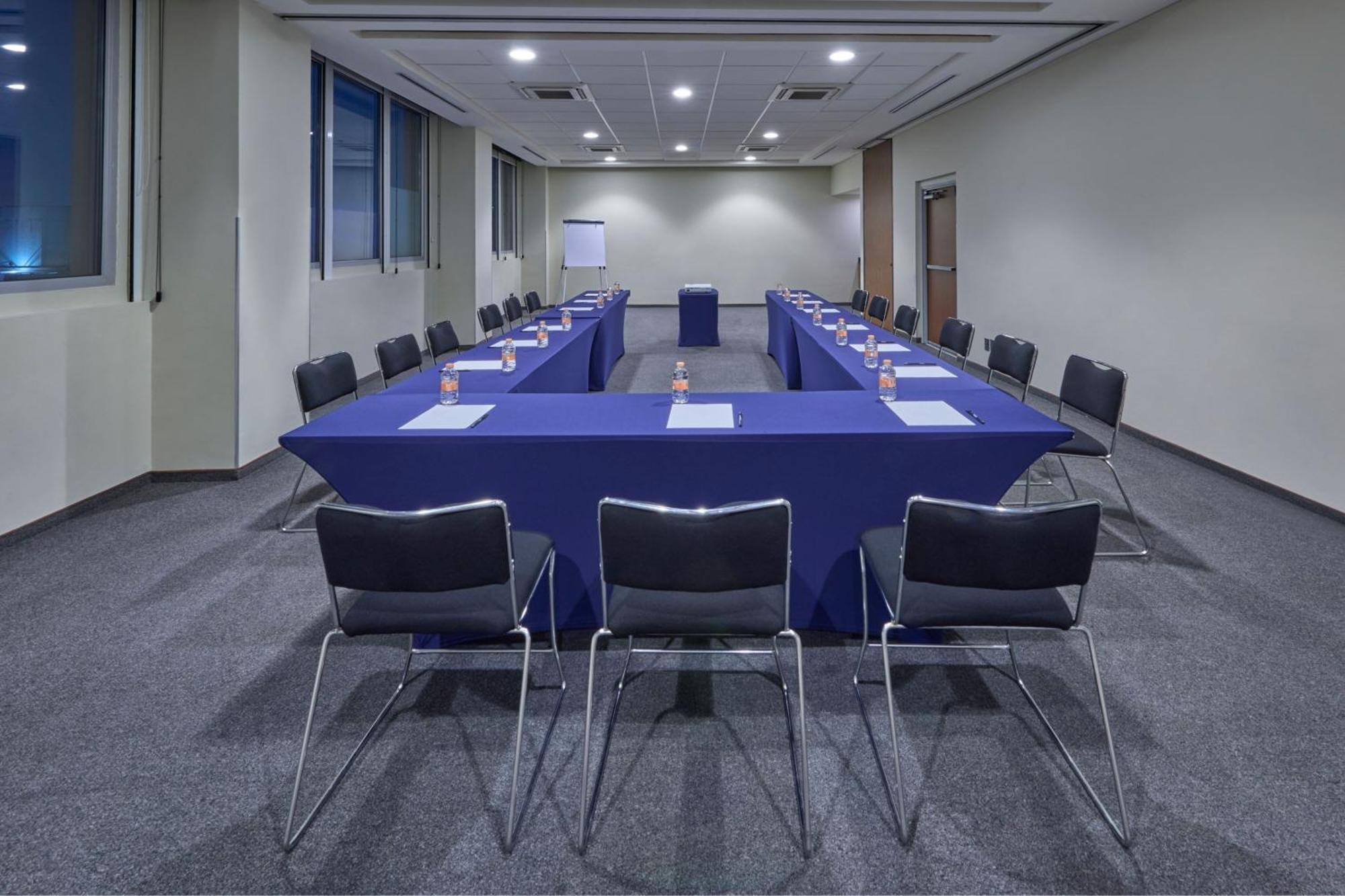 City Express Plus By Marriott Ciudad De Mexico Patio Universidad Exterior photo
