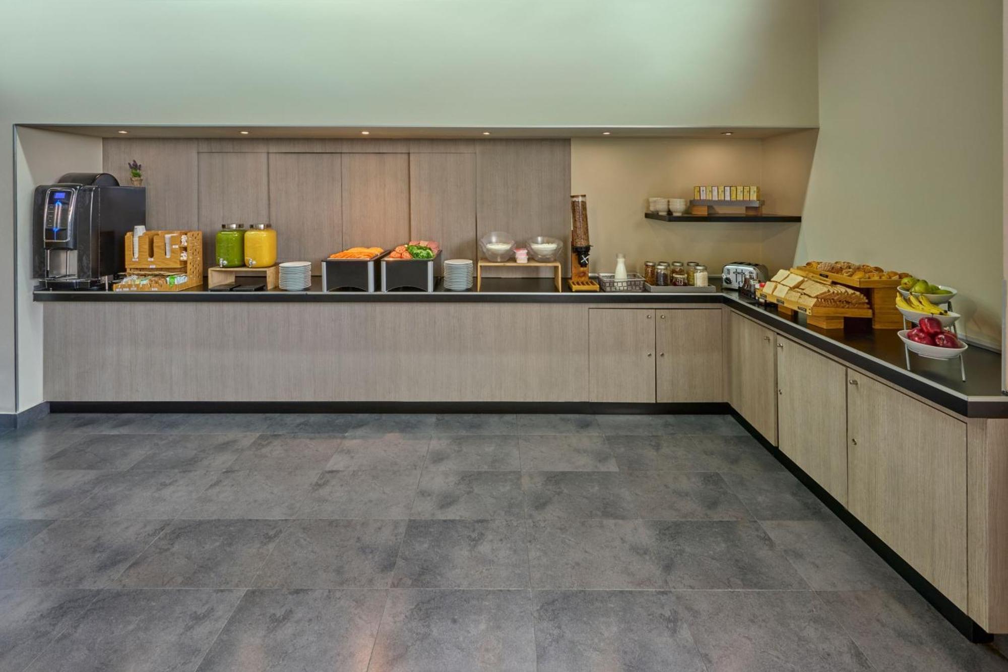City Express Plus By Marriott Ciudad De Mexico Patio Universidad Exterior photo