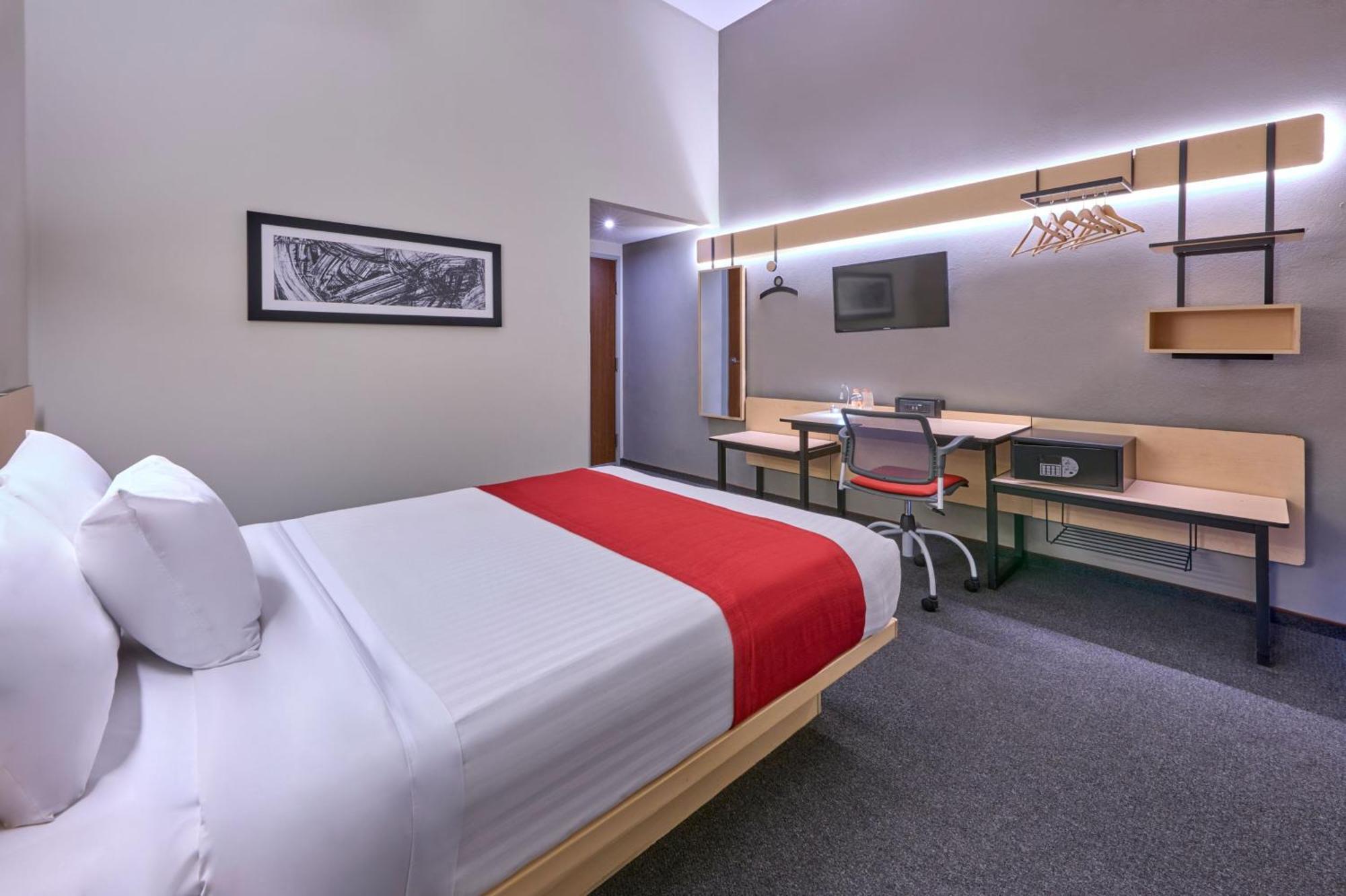 City Express Plus By Marriott Ciudad De Mexico Patio Universidad Exterior photo