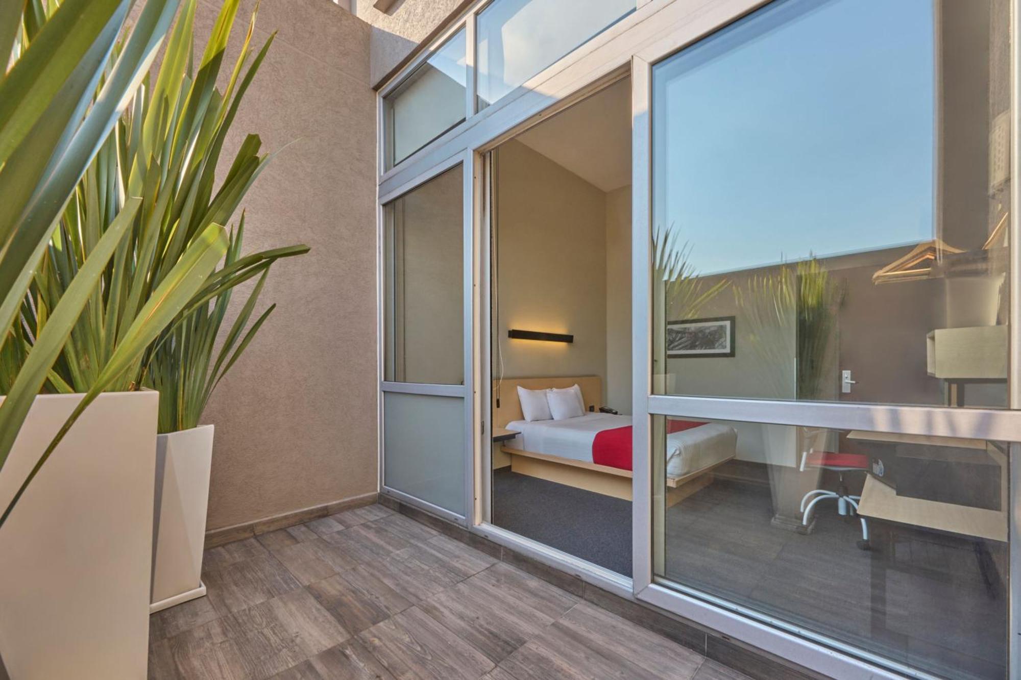 City Express Plus By Marriott Ciudad De Mexico Patio Universidad Exterior photo